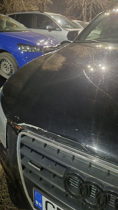 Audi a5 черен капак с щета