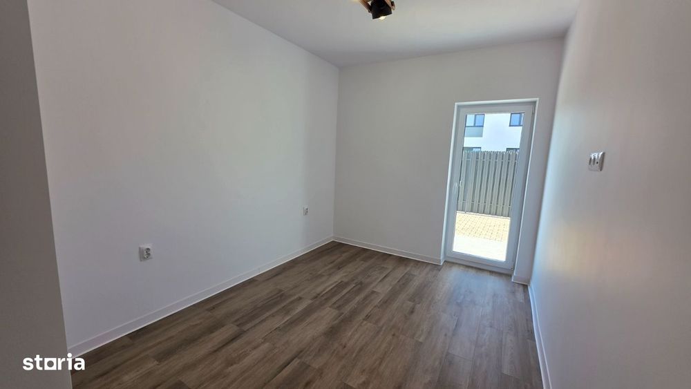 Apartament nou 2 camere +curte proprie de 90mp zona Selimbar