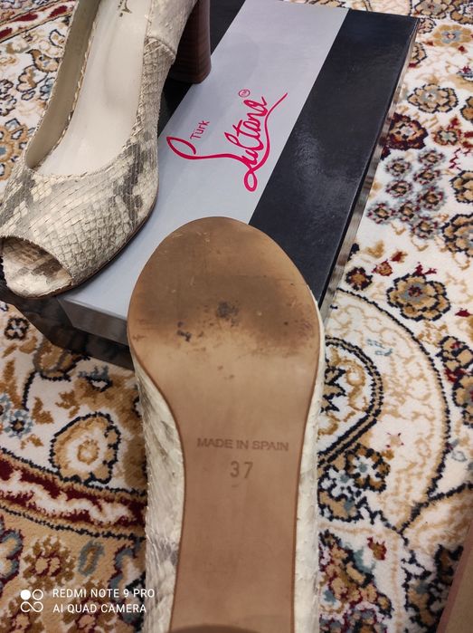 Продам женские туфли