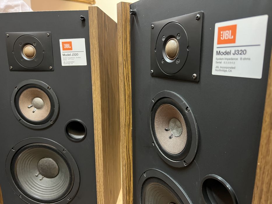 Boxe de colectie  JBL J-320 pe 3 cai