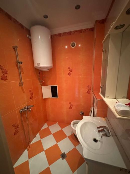 Дава се под наем Тристаен апартамент в София, Зона Б-19 - 80 кв.м за 600 € - Снимка #9