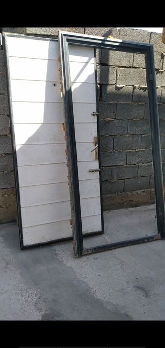 Б/у металлически двер