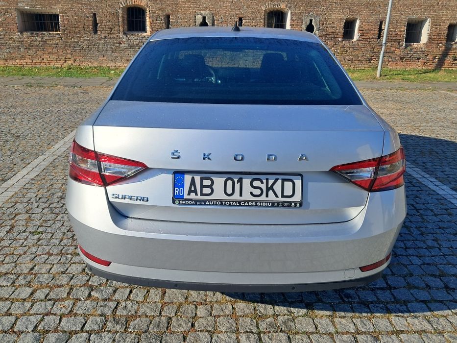 SKODA Superb 2023 — imagine 3