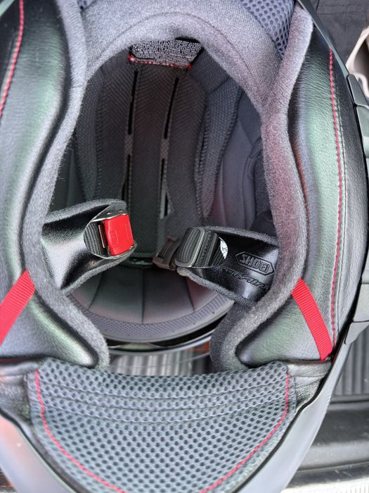 Casca moto Shoei GT air II in stare perfecta ,noua ,purtata o tura ,este prea mica pt mine , pret negociabil !