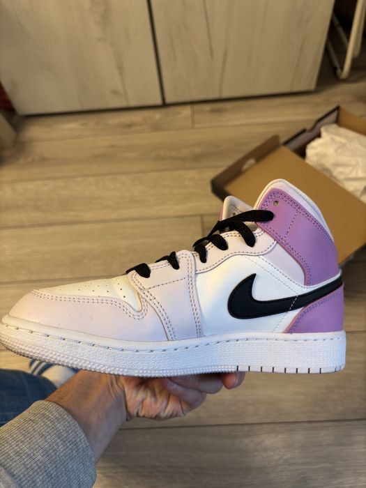 Air Jordan Mid Barely Grape 38