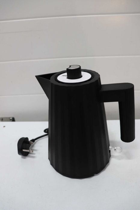 Alessi Plissé Електрическа кана от термопластична смола, 2400W, UK