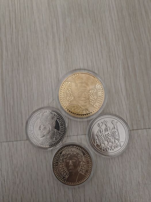 4 monede comemorative,replici, medalii