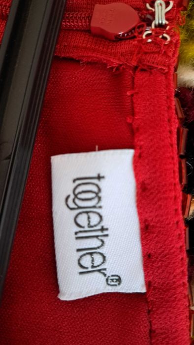 Официална рокля червена