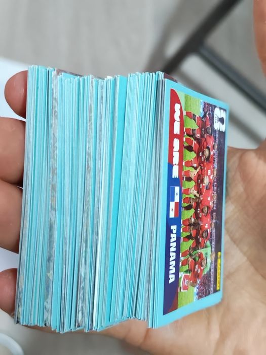 Fac schimb/vând  stikere panini 2026