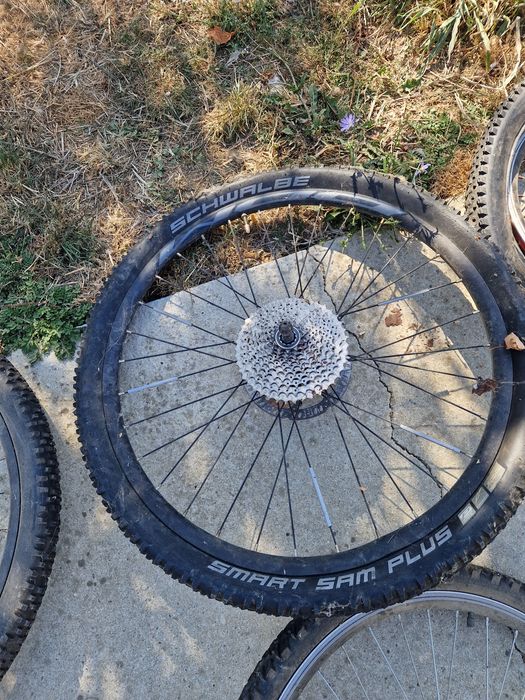 Vand roti si cauciucuri de bicicleta