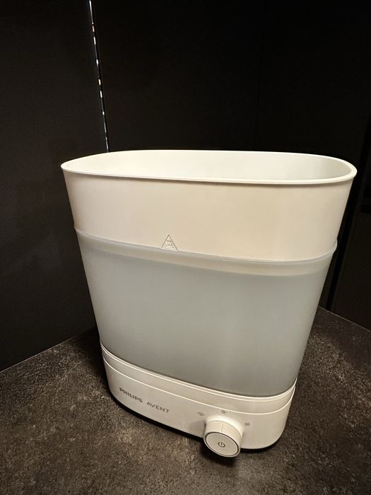 Sterilizator si uscator biberoane Philips