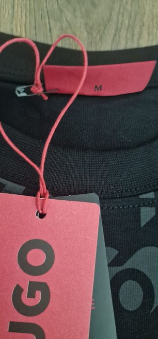 Vând tricou hugo