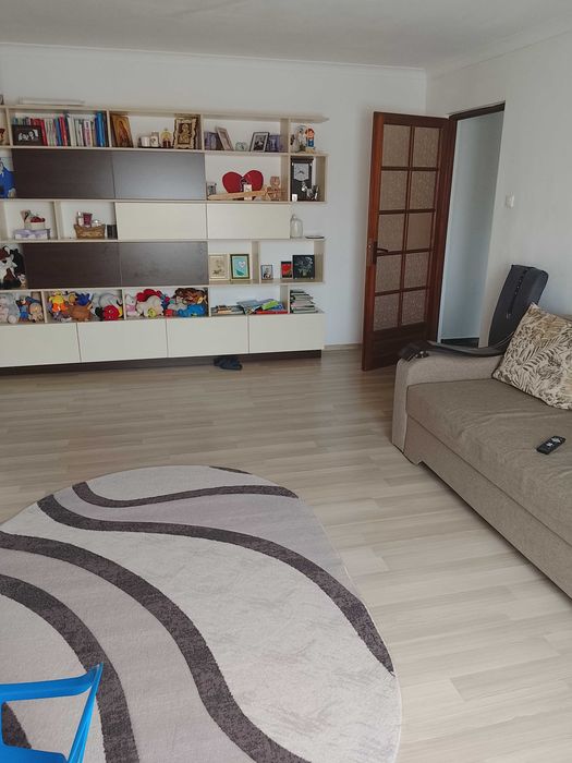 Vând apartament 3 cam