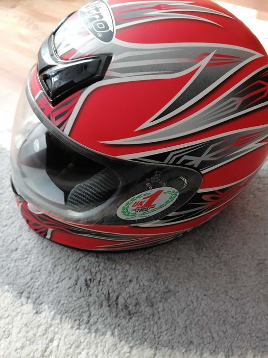 Яке, каска, панталон, ръкавици за мотор