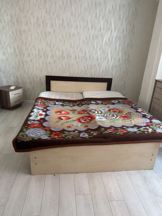 Продам кровать 2 спальную срочнр