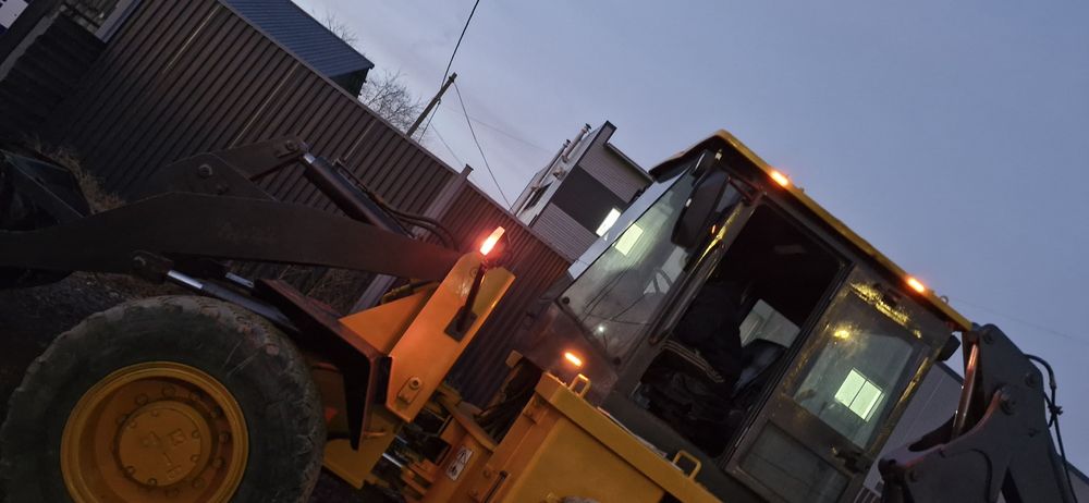 Погрузчик экскаватор