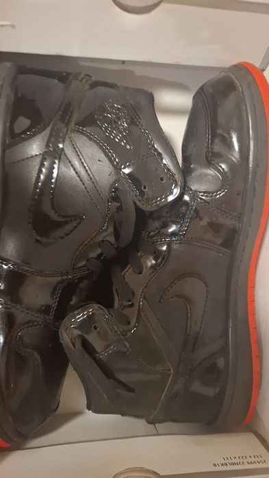 Air Jordan 1 High Patent Bred – Negru/Roșu marimea 42
