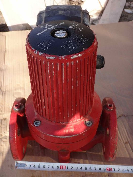 Pompa noua de recirculare a apei Grundfos UPS65-120F si UPS32-60F