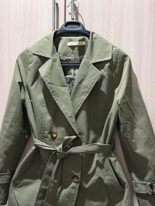 Продам Тренч 42 размер