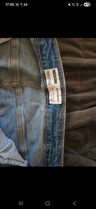 Blugi Bershka cu picatele