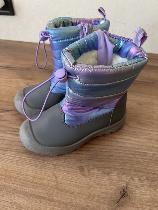 Продам детскую обувь