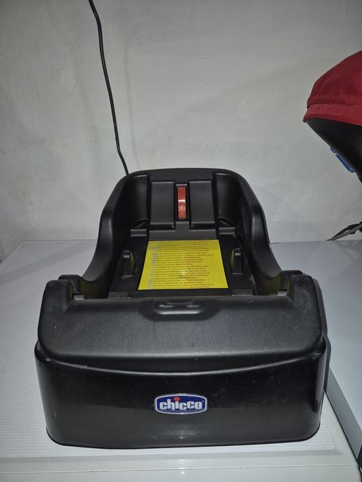Автокресло Chicco.
