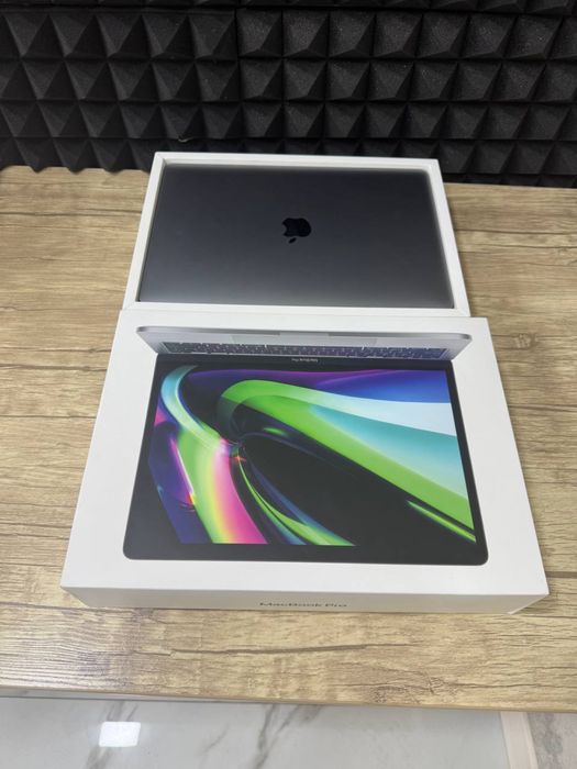 Macbook pro m1 8GB 256GB