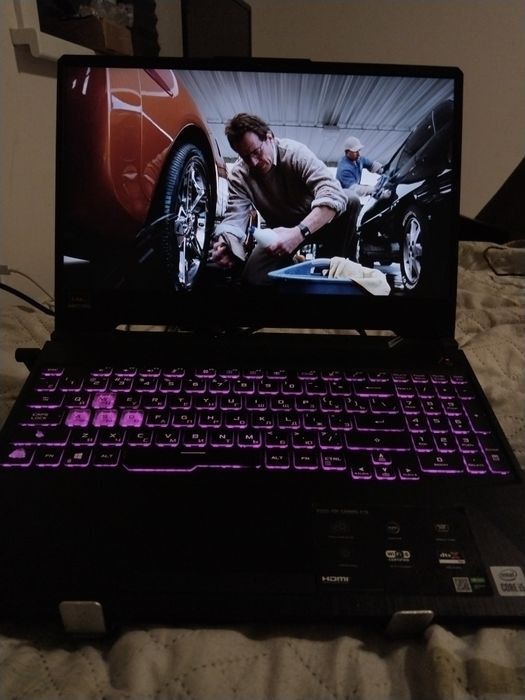 Продаю ноут 250000