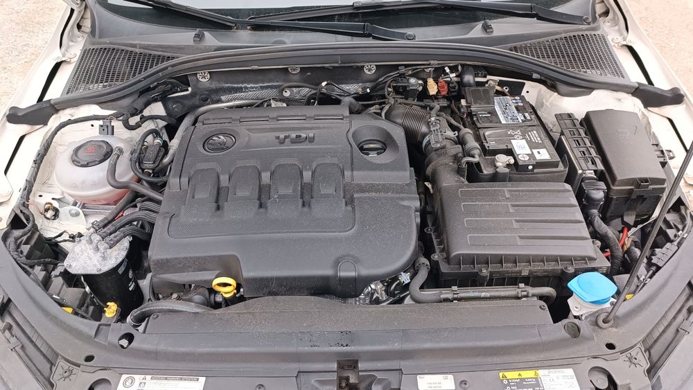 Skoda Octavia 1.6TDI DSG/LED/Печка