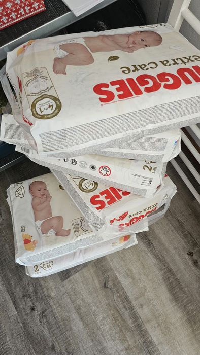 Pampers huggies nr 2 65  lei baxul