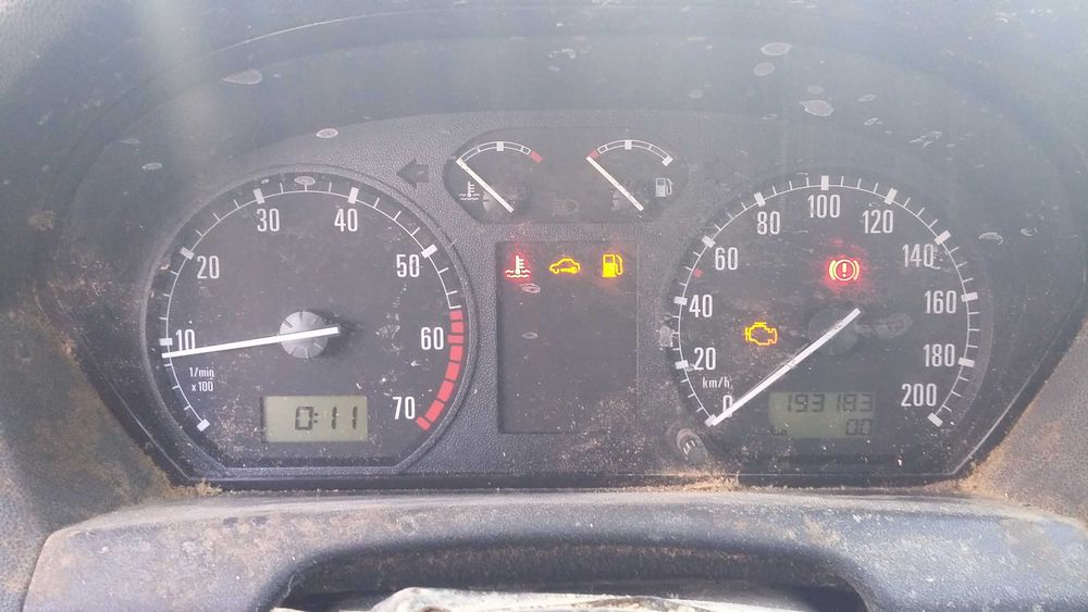 Шкода Фабия 1.4мпи 60кс 2002г - Skoda Fabia 1.4Mpi