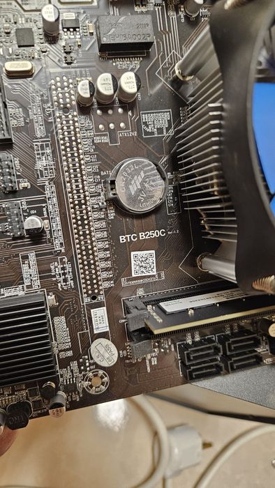 Материнская плата BTC B250C