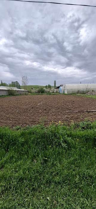 Er sotiladi 8 sotik kadastr xujatlari bor,