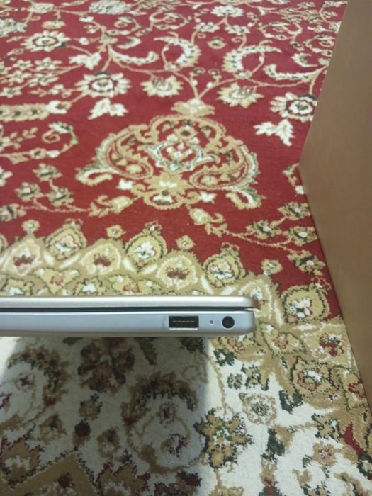 Ноутбук HP в идеальном состоянии