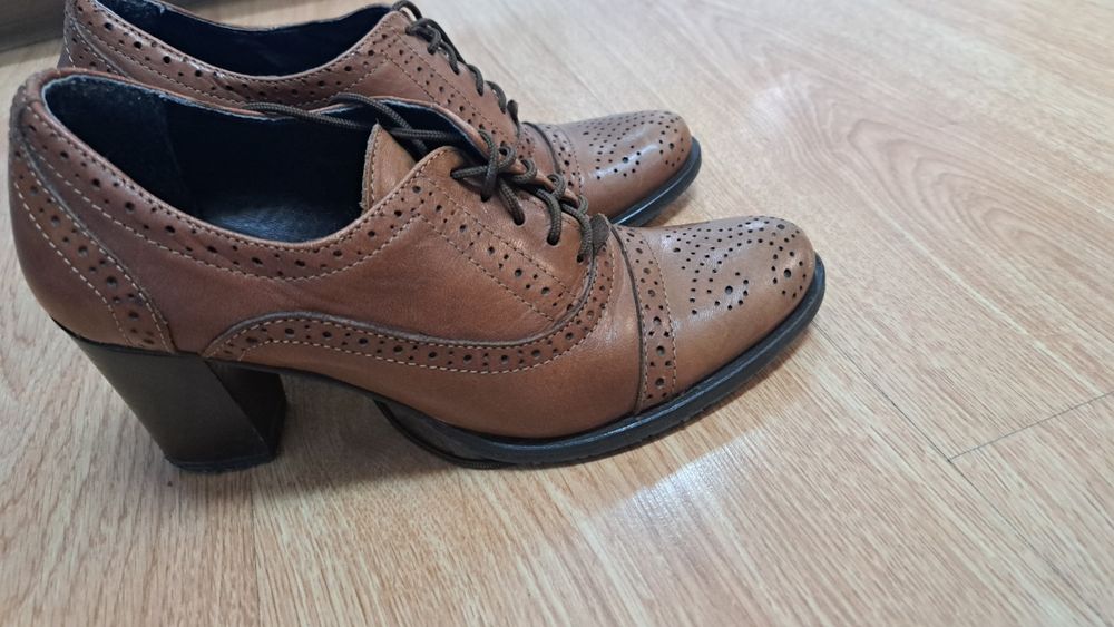 Дамски обувки от естествена кожа