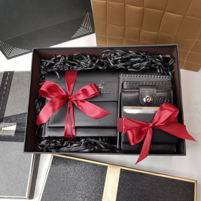 Барсетки Кошельки Портмоне Визитницы Обложки Кардхолдеры Брелоки Папки