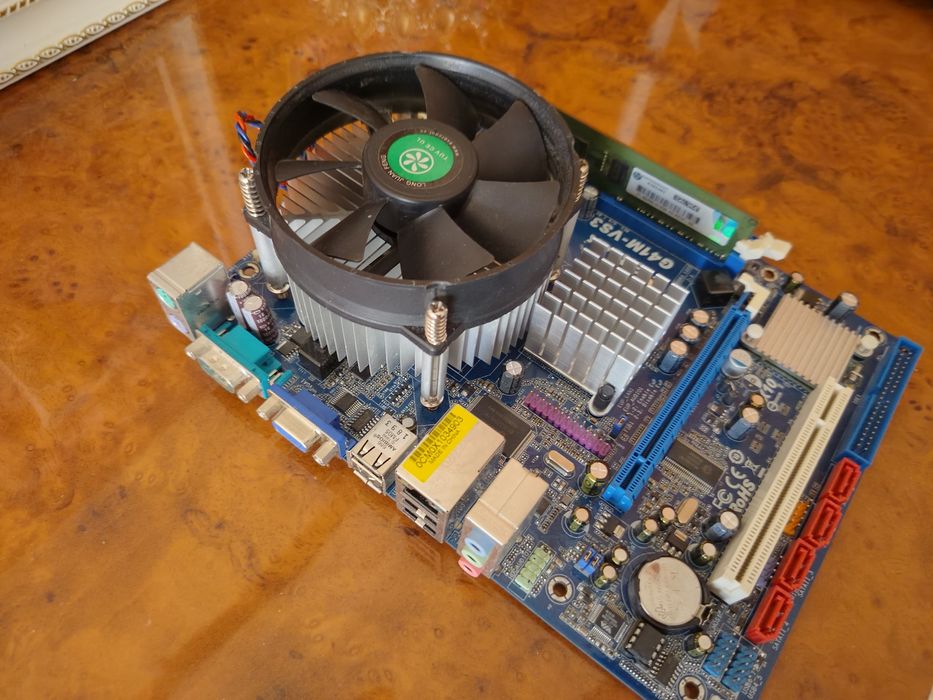 Срочно продам комплект материнская плата с процессором xeon e5420