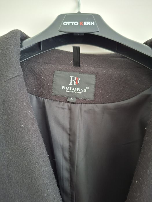 Продам Демисезонное Пальто