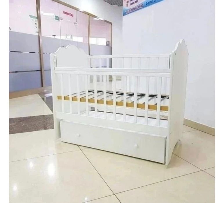 Детская кровать с матрасом