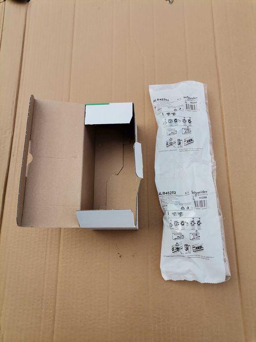 Контакт шуко Schneider , 16A,250V, бял