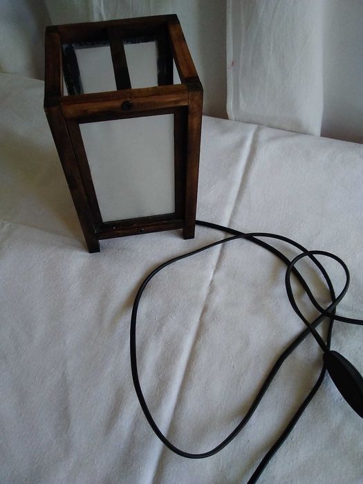 Продавам нощна настолна лампа тип японска