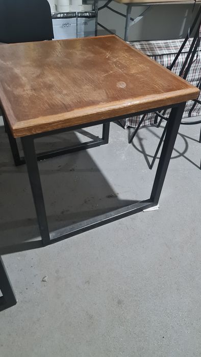 Продаётся стол за 10000