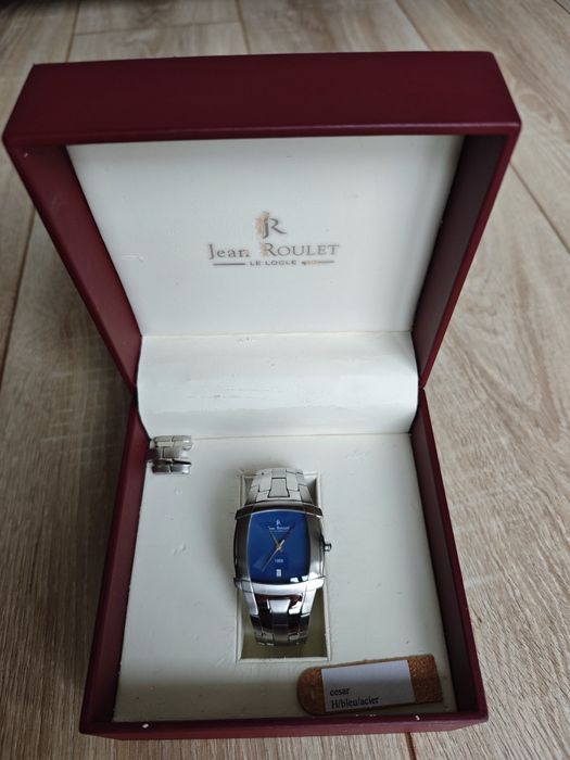 Чисто нов швейцарски часовник Jean Roulet Le Locle Cesar Bleu 30 метра