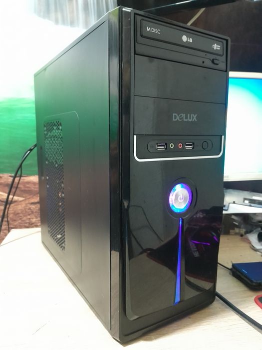 Vand pc ddr 3 cu 8 gb hard 300 gb Galati • OLX.ro