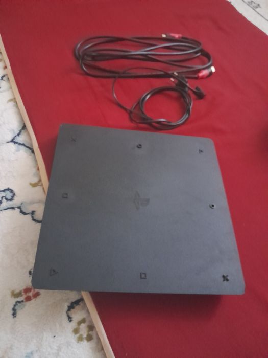 PlayStation 4 с множеством игр