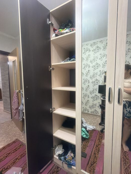 Продам срочно шкаф