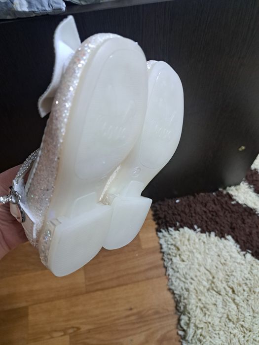 Туфелька на девочку