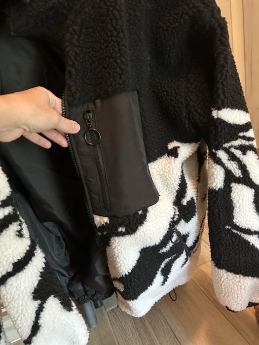 Преходно яке в модерен десен