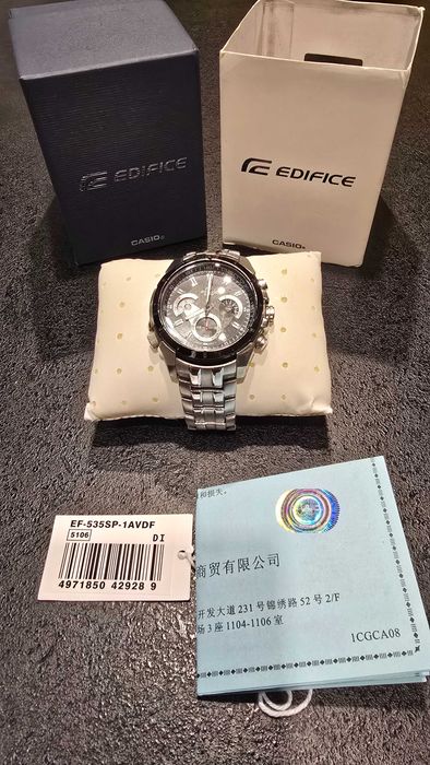 Продавам часовник Casio Edifice EF-535SP-1AVDF