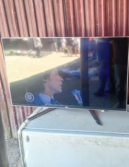 Телевизор в отличном состояний